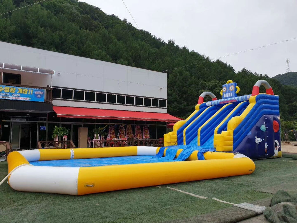 Inflatable park for land